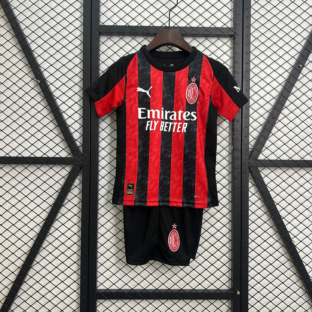 MILAN kid kit
