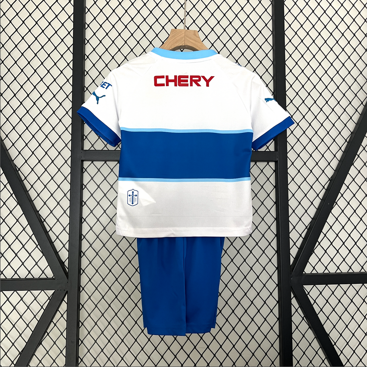 UNIVERSIDAD CATOLICA kid kit